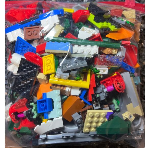 Lego 2 lb Assorted Parts Exact Bag - Picture 2 of 3